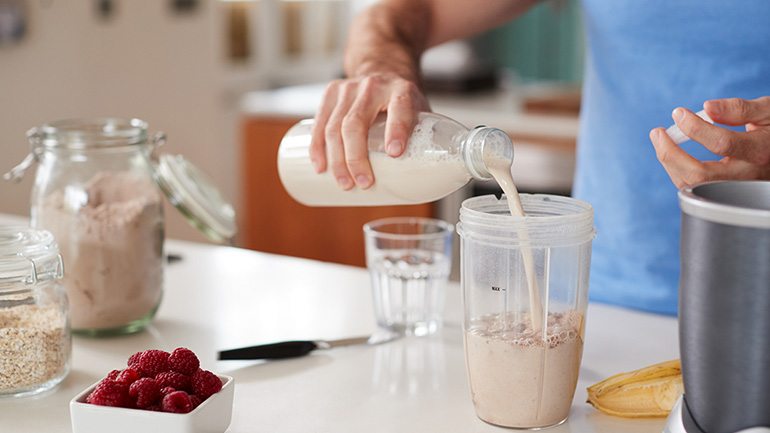 Μπορούν οι σκόνες πρωτεΐνης να βοηθήσουν στη μη γήρανση των μυών;